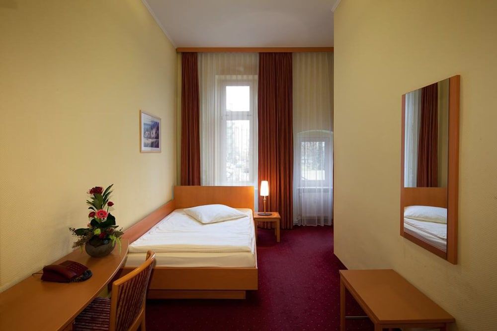 undefined Air in Berlin Hotel 9