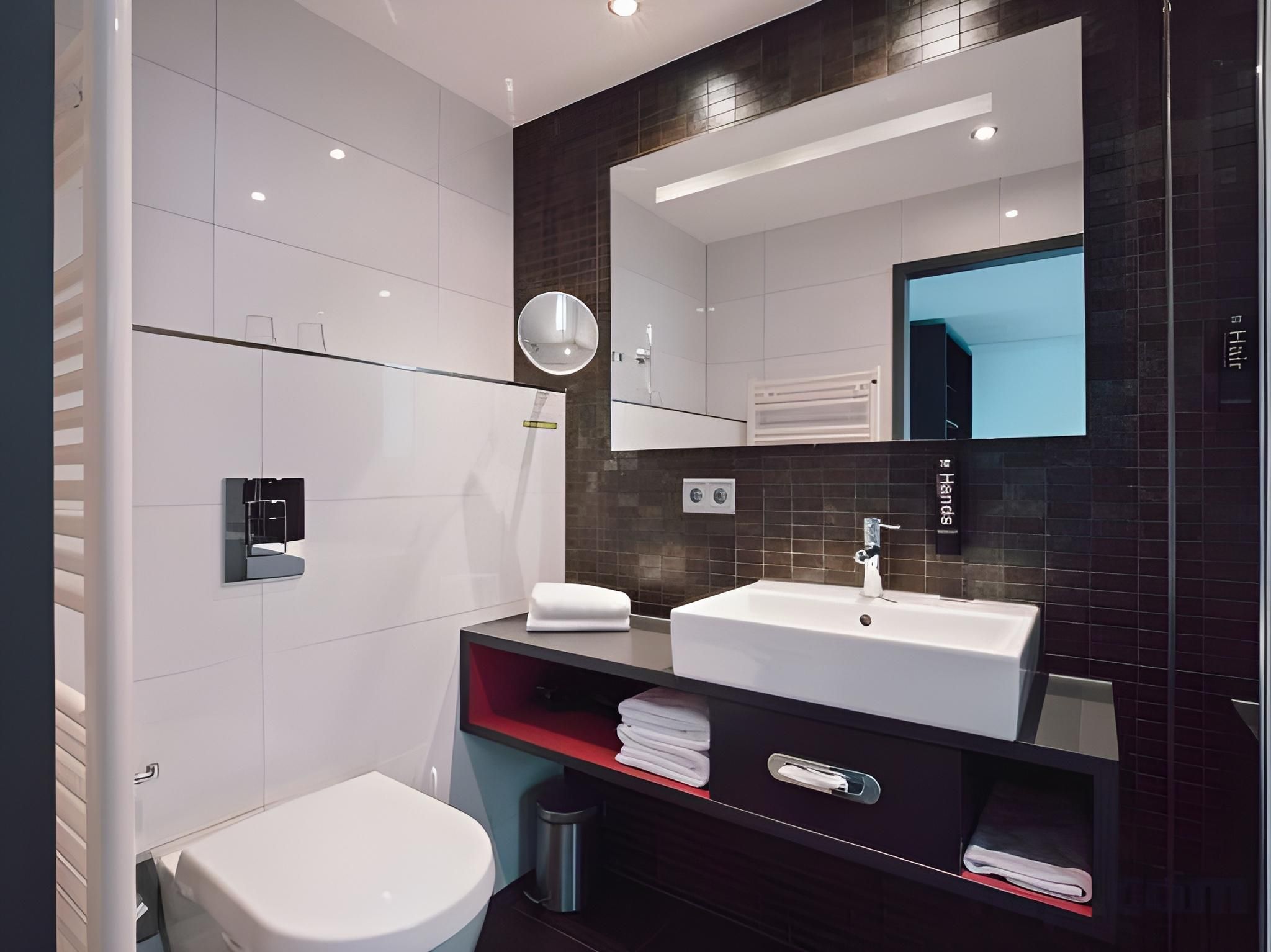 Hotel Berlin, Berlin, a member of Radisson Individuals Cozy Small Room 11