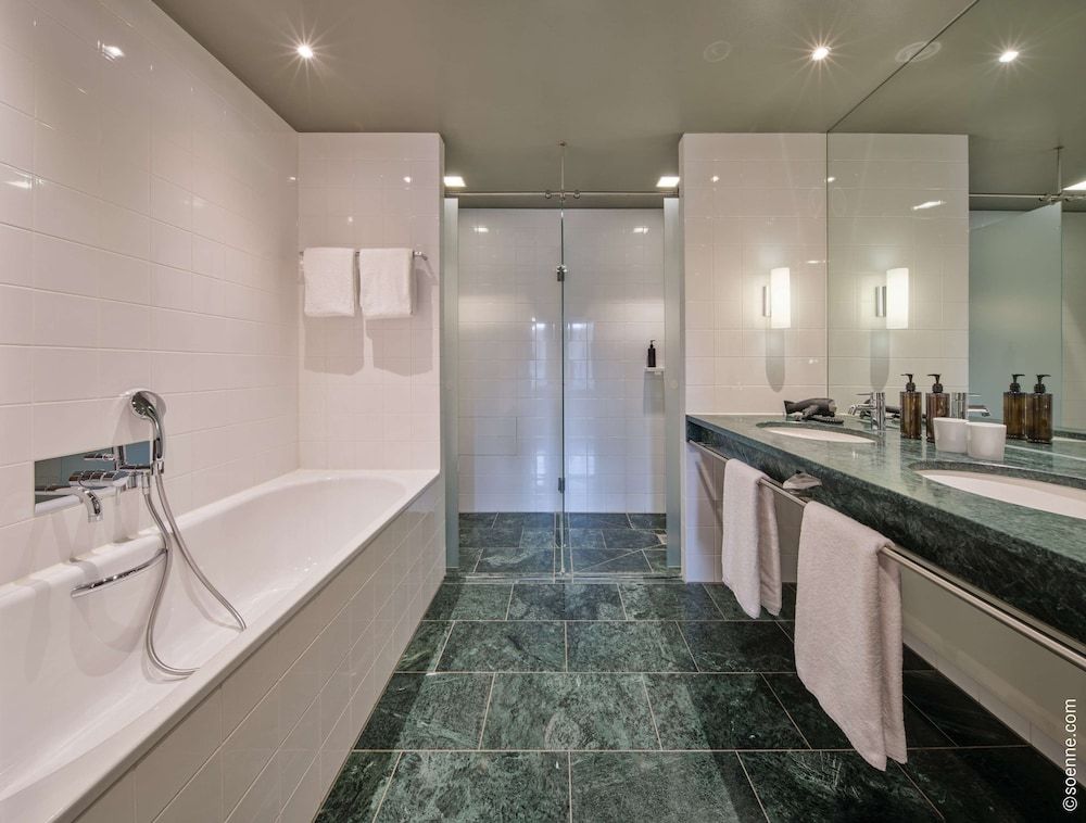 Dorint Kurfürstendamm Berlin Standard Room, 1 King Bed 6