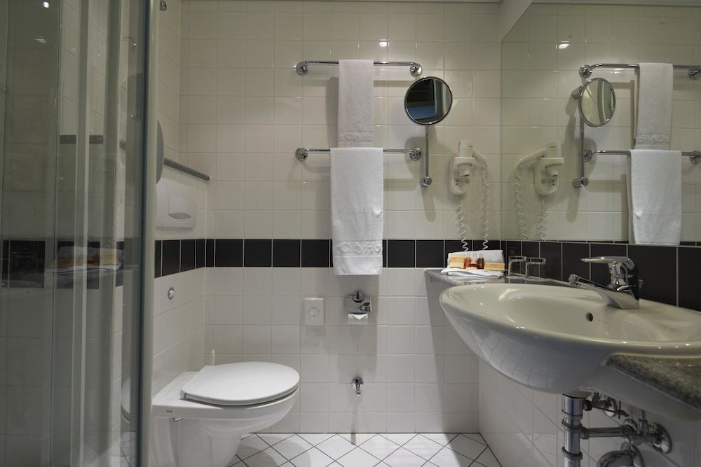 undefined IntercityHotel Berlin Ostbahnhof 7