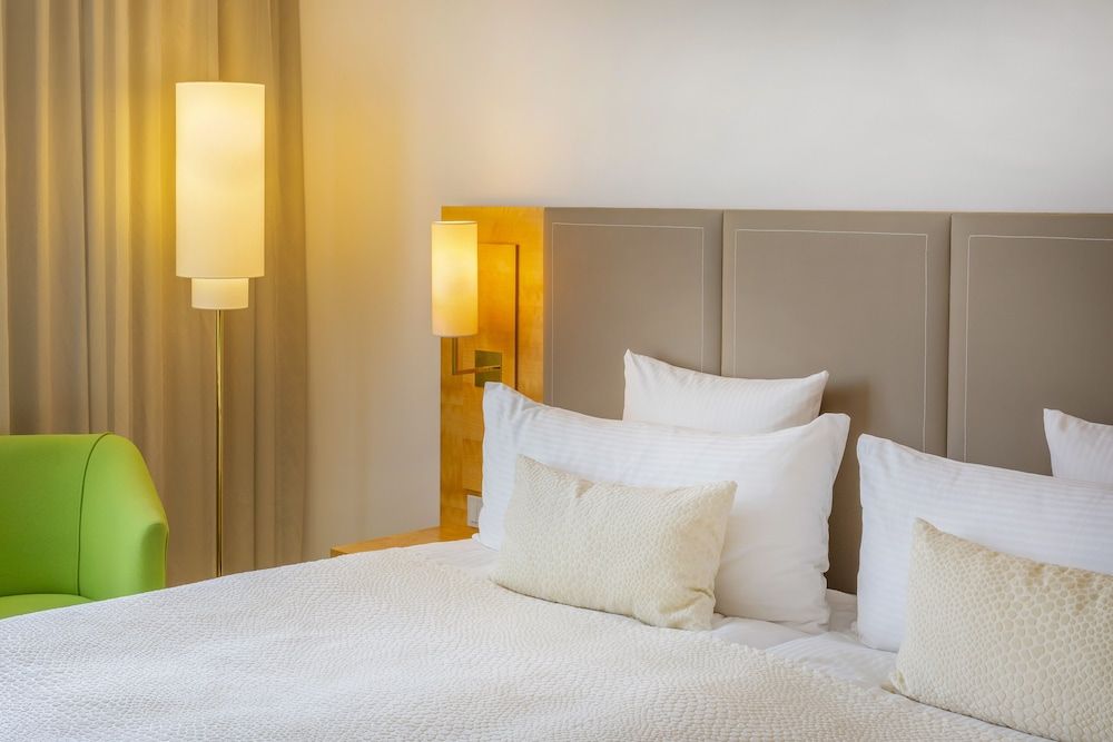 Melia Berlin Deluxe Room with City View 2