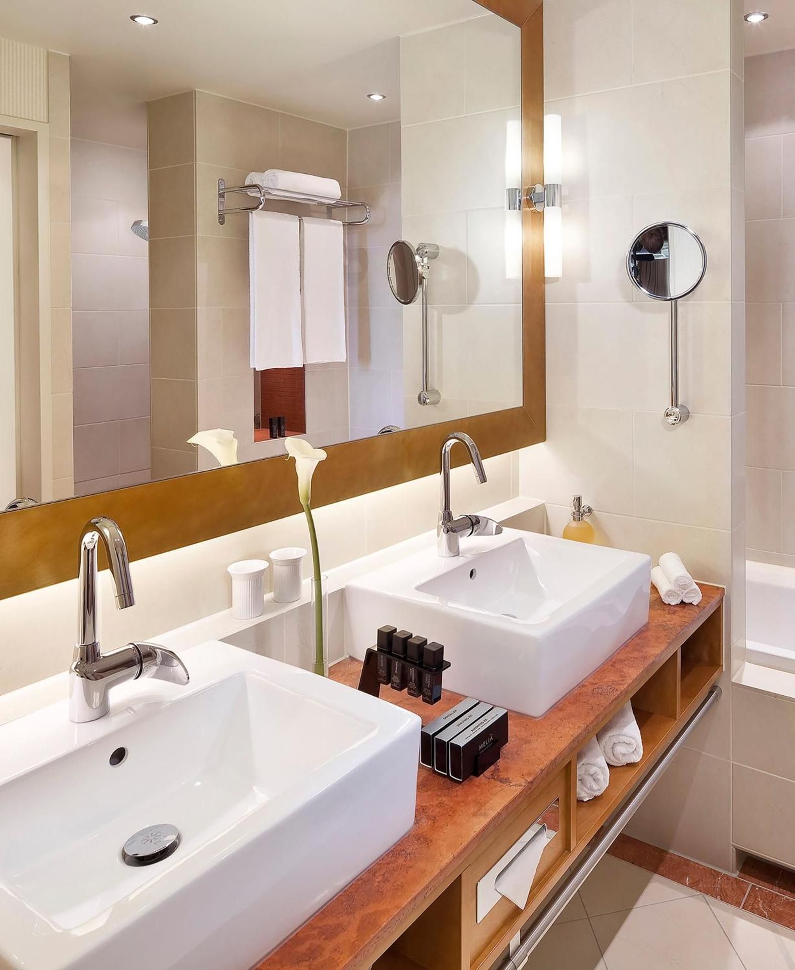 The Level Grand Suite with Executive Lounge Access