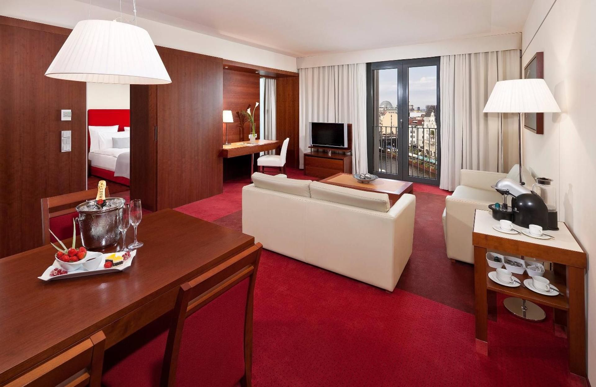 The Level Grand Suite with Executive Lounge Access