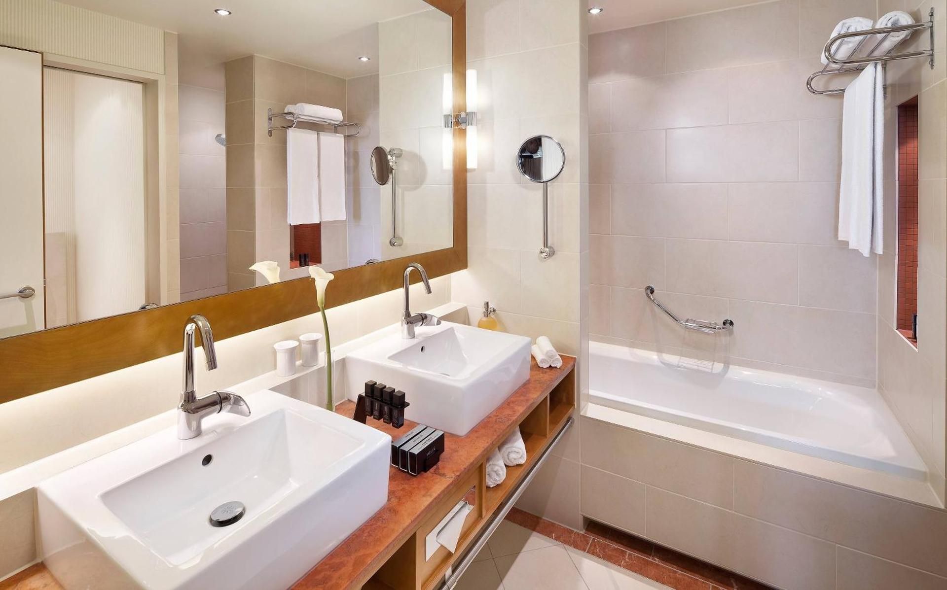 The Level Grand Suite with Executive Lounge Access
