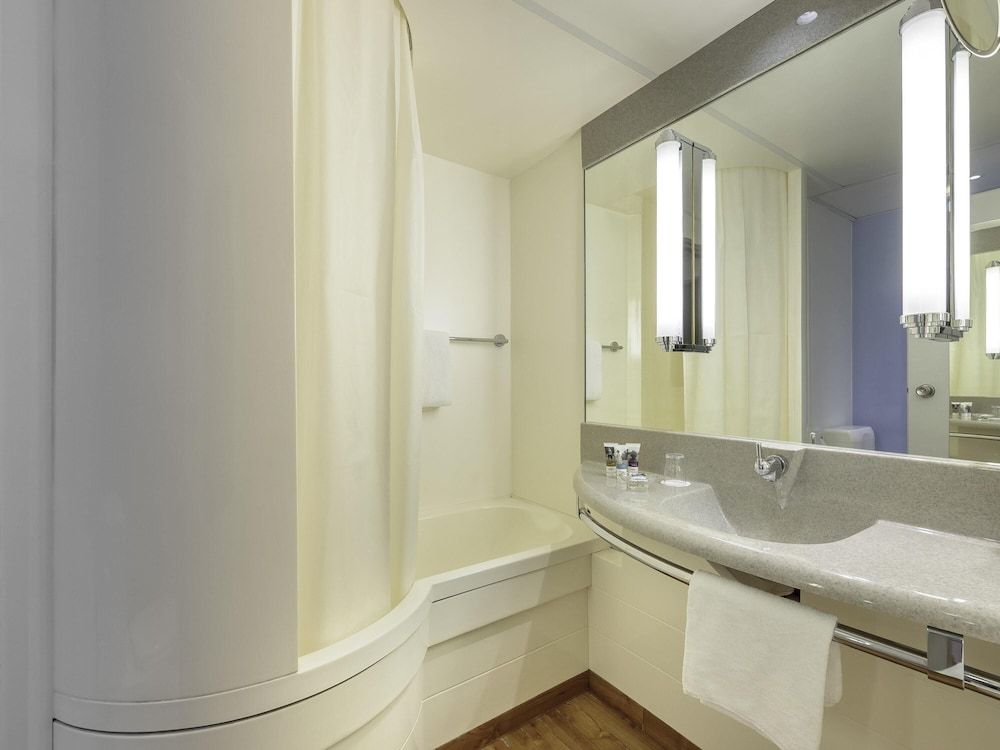 Mercure Hotel Berlin City West Standard Room, 1 Queen Bed with Sofa bed 6