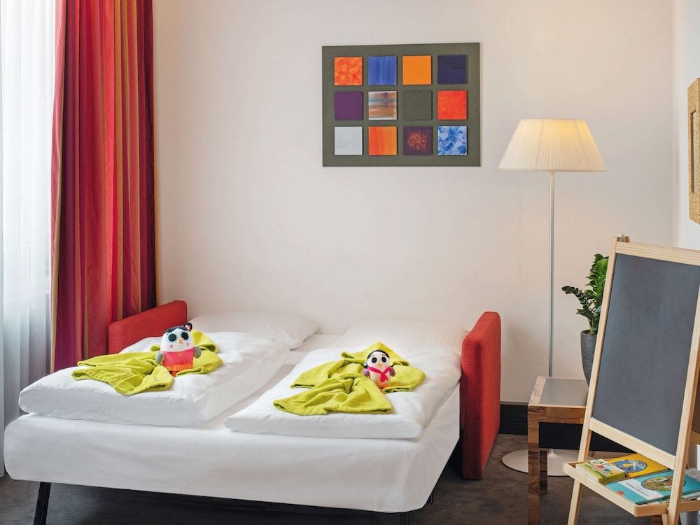 undefined Mövenpick Hotel Berlin 9