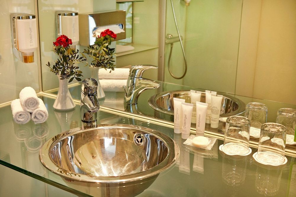 H+ Hotel Berlin Mitte Business Double Room 2