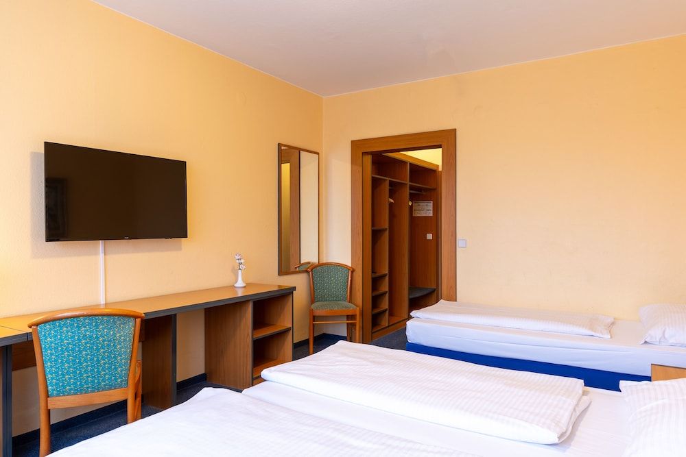 undefined Good Morning + Berlin City East 2