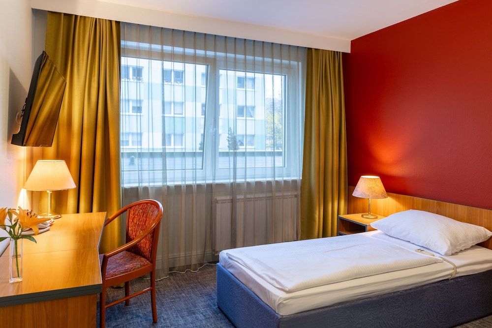 undefined Good Morning + Berlin City East 5