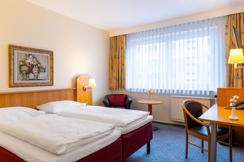 undefined Good Morning + Berlin City East 4