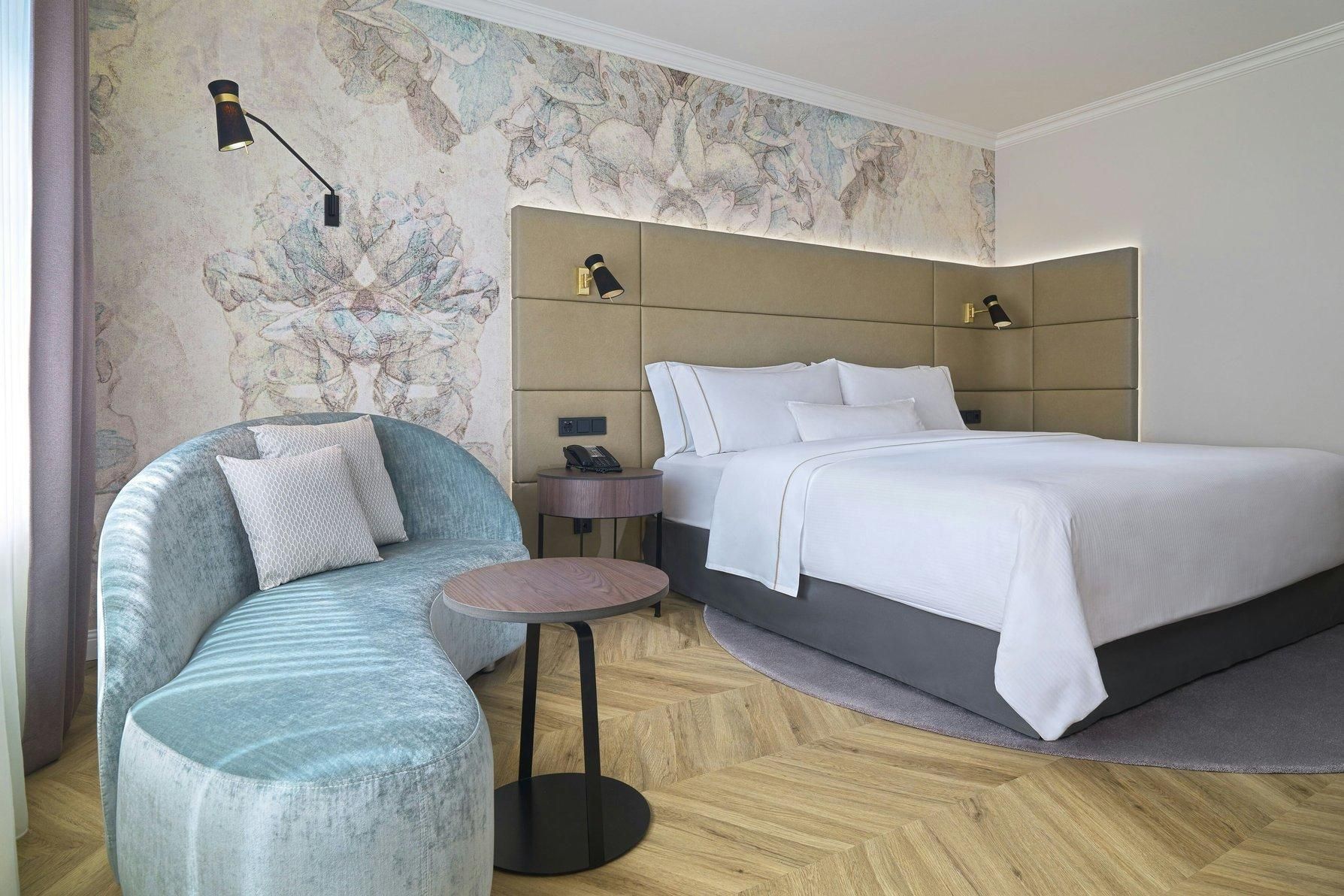 Deluxe Room, Guest room, King