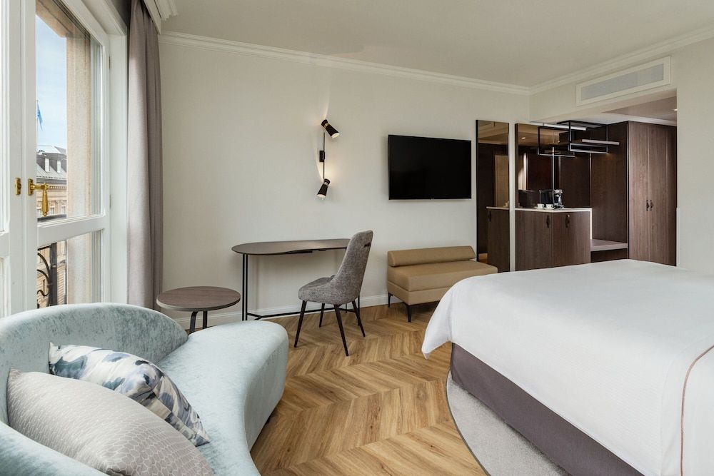 The Westin Grand Berlin Panoramic Room, 1 King Bed, City View