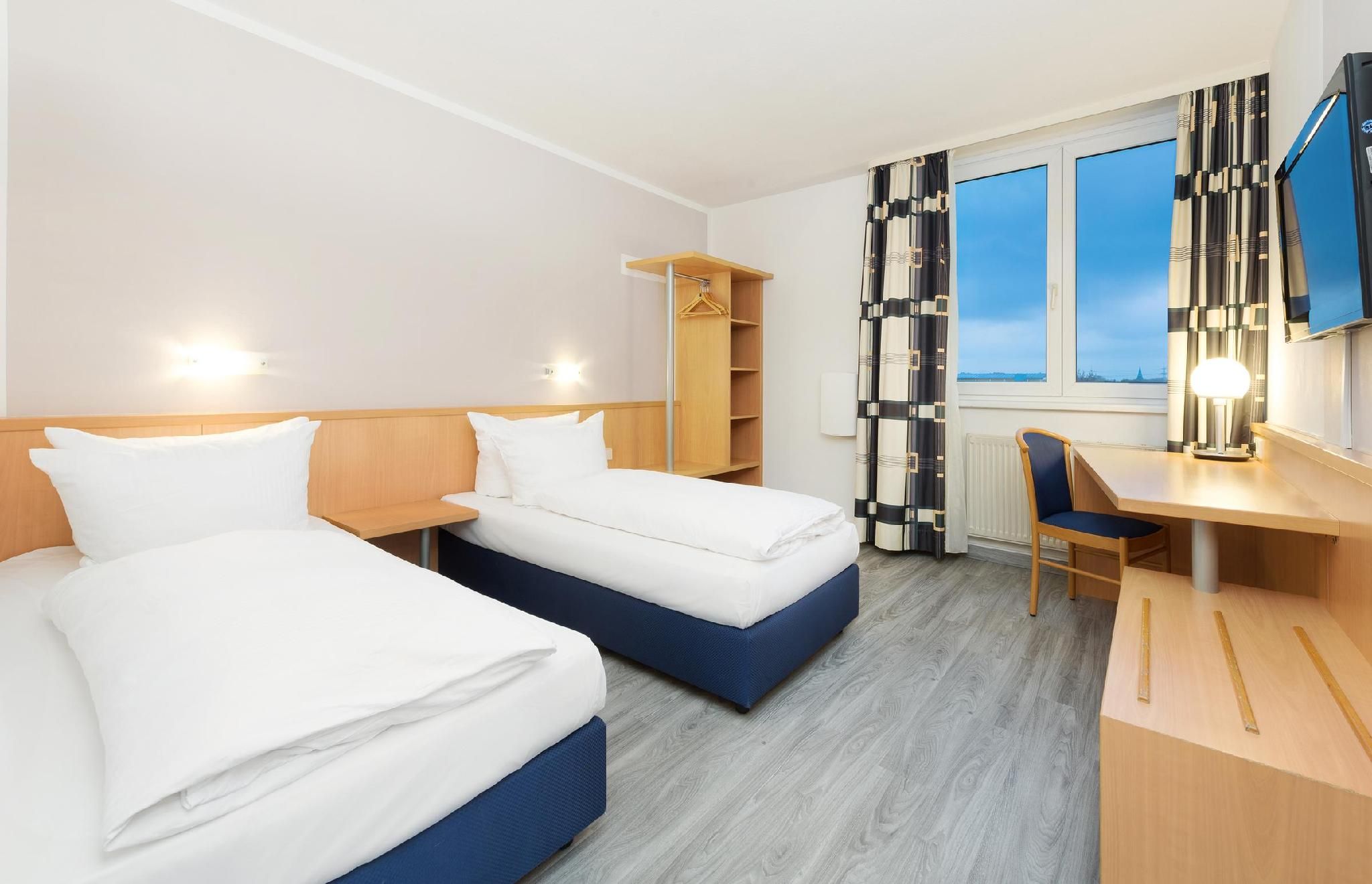 Hotel Bochum Wattenscheid Affiliated by Melia STANDARD ROOM 3 ADULTS