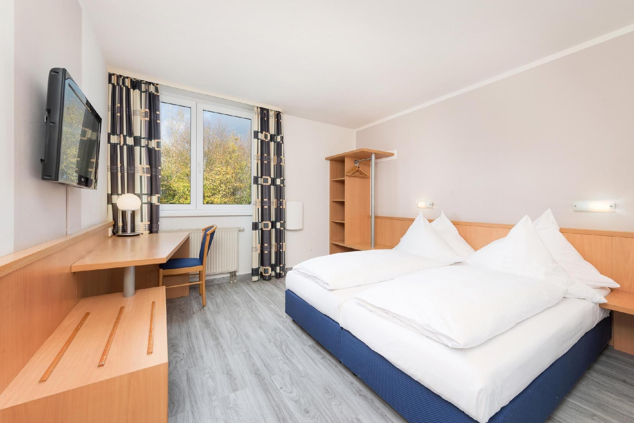 Hotel Bochum Wattenscheid Affiliated by Melia STANDARD ROOM 3 ADULTS 2