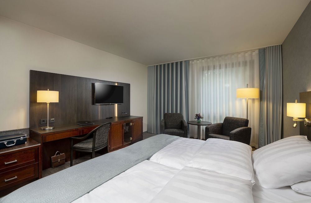 Maritim Hotel Bremen Classic Double Room 2