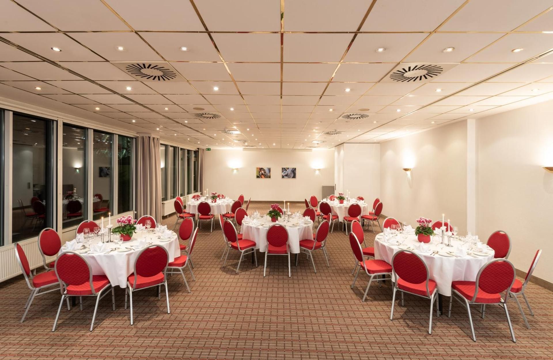 undefined Leonardo Hotel Koln Airport 7