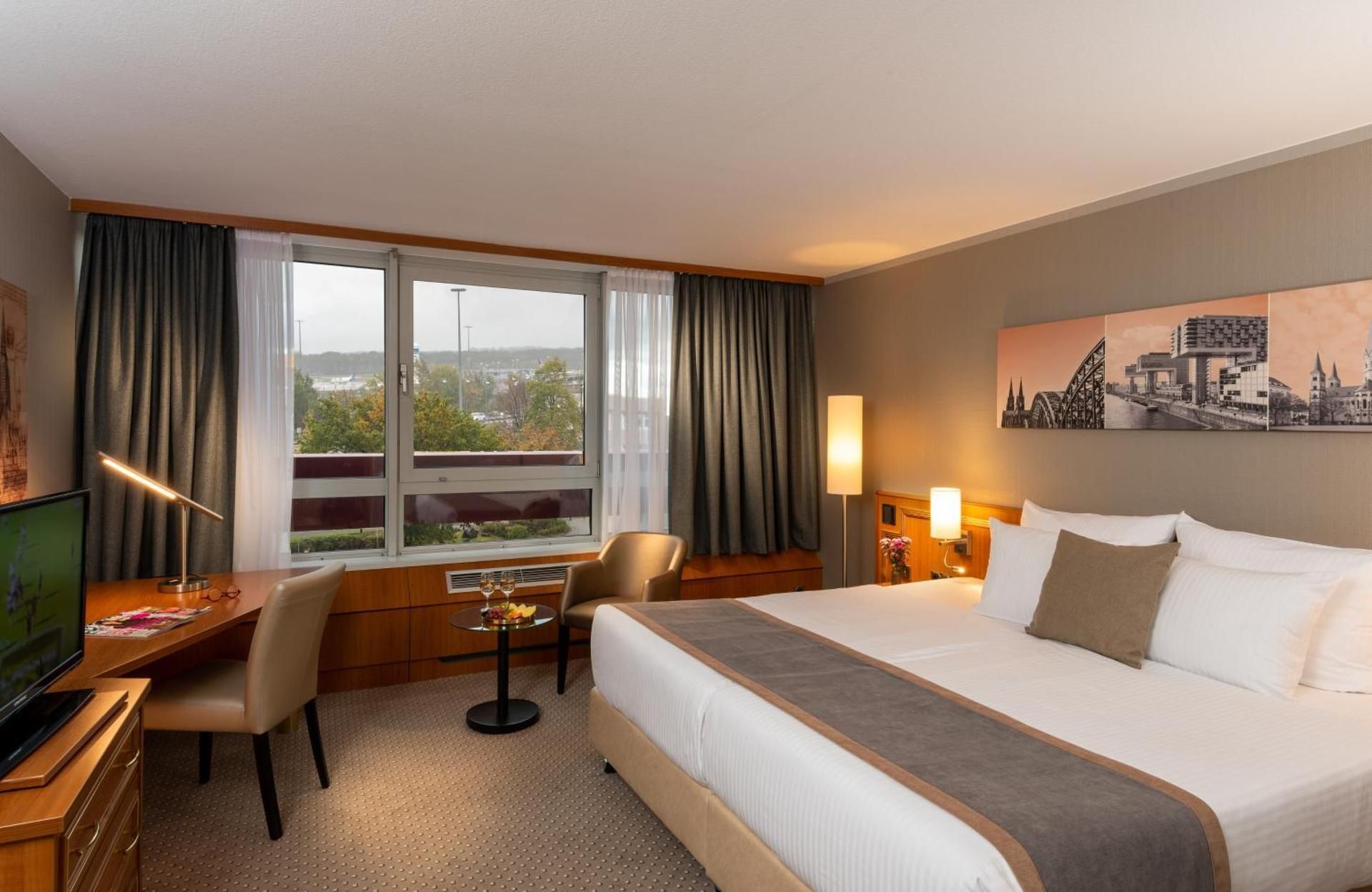 undefined Leonardo Hotel Koln Airport 2