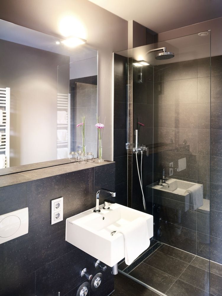 Deep Soaking Bathtub