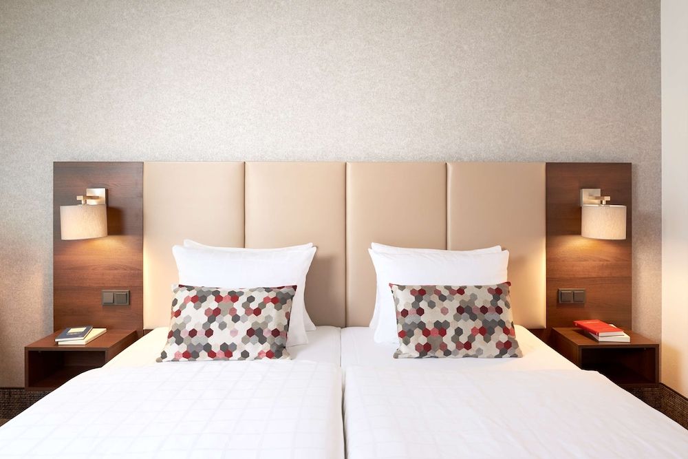 Dorint An den Westfalenhallen Dortmund Deluxe Room 5