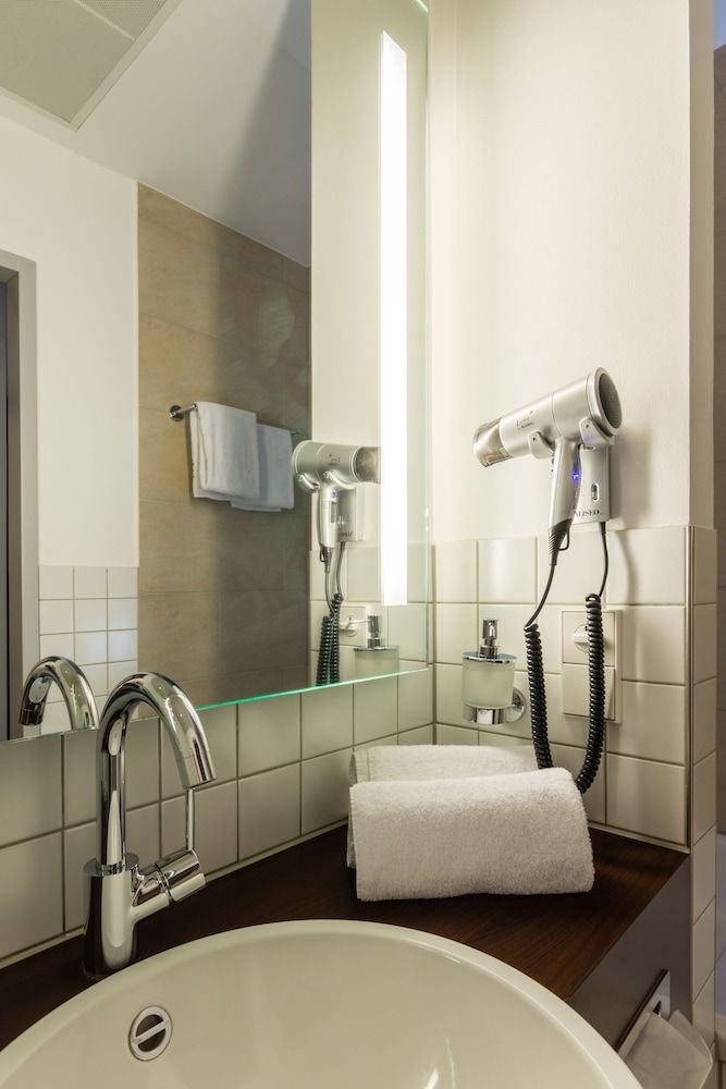 Hotel Esplanade Dortmund Comfort Room 6