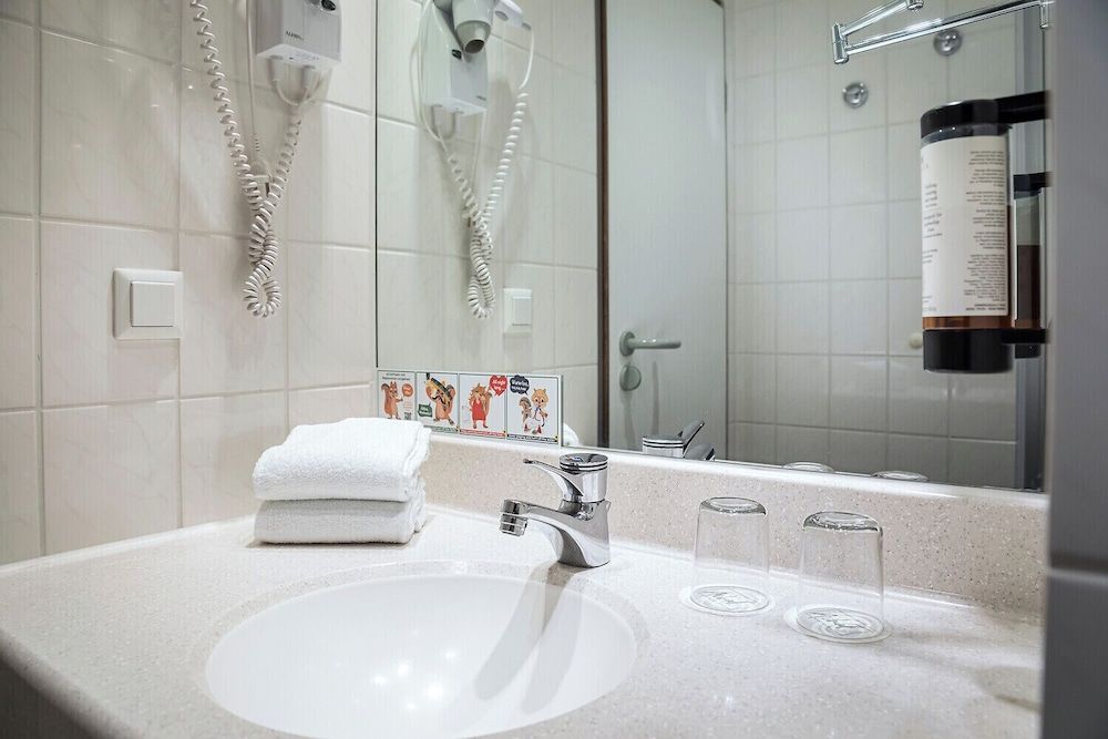 ACHAT Hotel Dresden Elbufer Business Triple Room 5