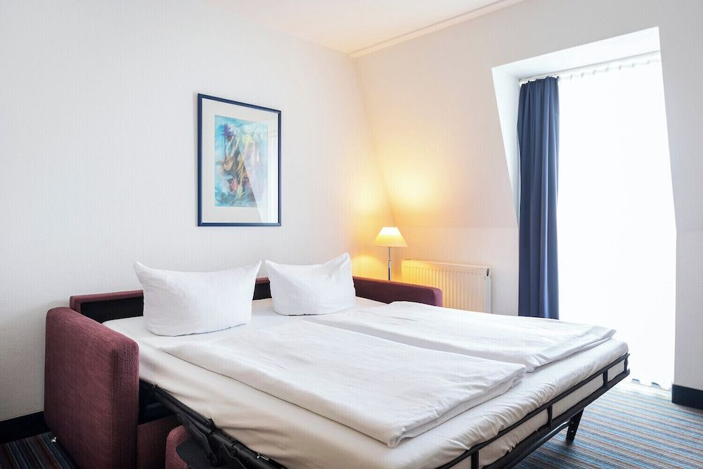 ACHAT Hotel Dresden Elbufer Business Triple Room