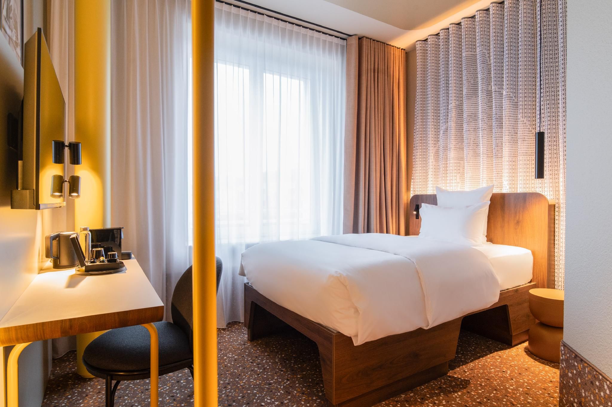 Tribe Essential Solo With Private Balcony