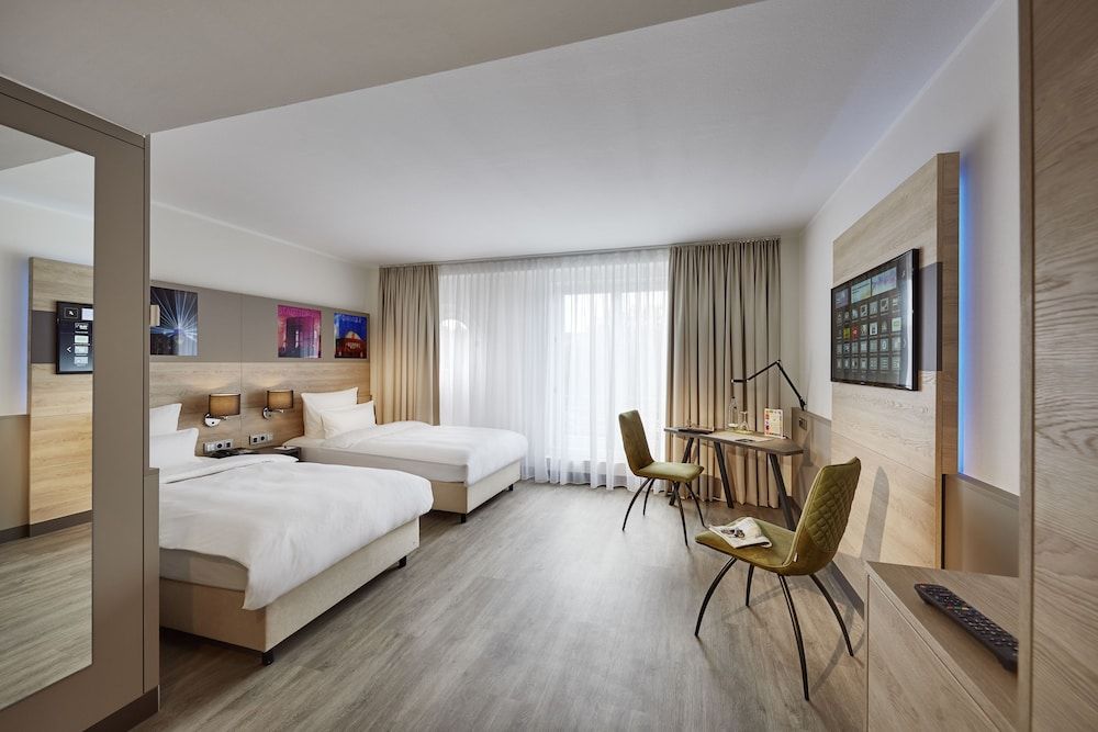 Lindner Hotel Dusseldorf Airport, part of JdV by Hyatt Deluxe Room, 2 Twin Beds