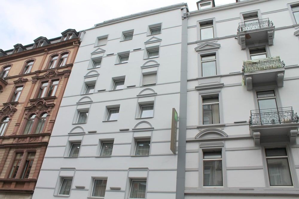 undefined Ambassador Hotel Frankfurt 2