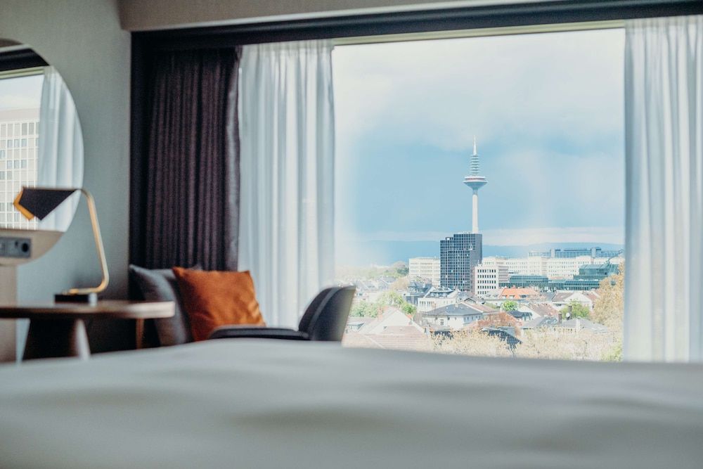 Deluxe Room, 1 King Bed (Park or City View)