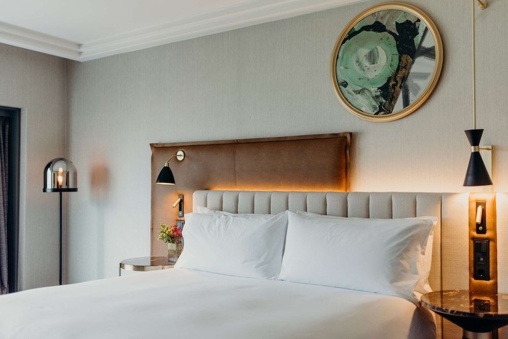 Hilton Frankfurt City Centre Room, 1 King Bed (Park or City View) 2