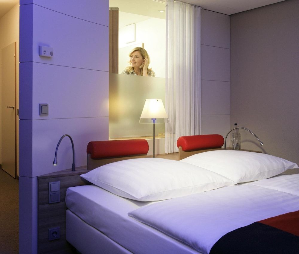 Privilege, Room, 1 Queen Bed
