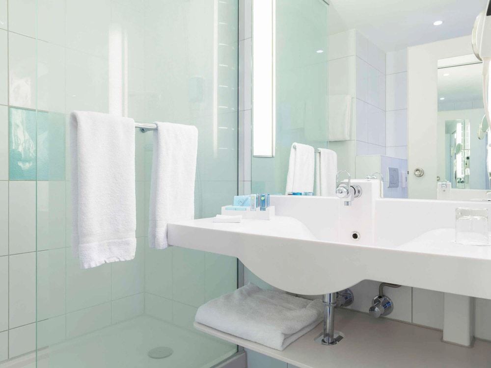 Novotel Frankfurt City Standard Room, 1 Double Bed with Sofa bed 4