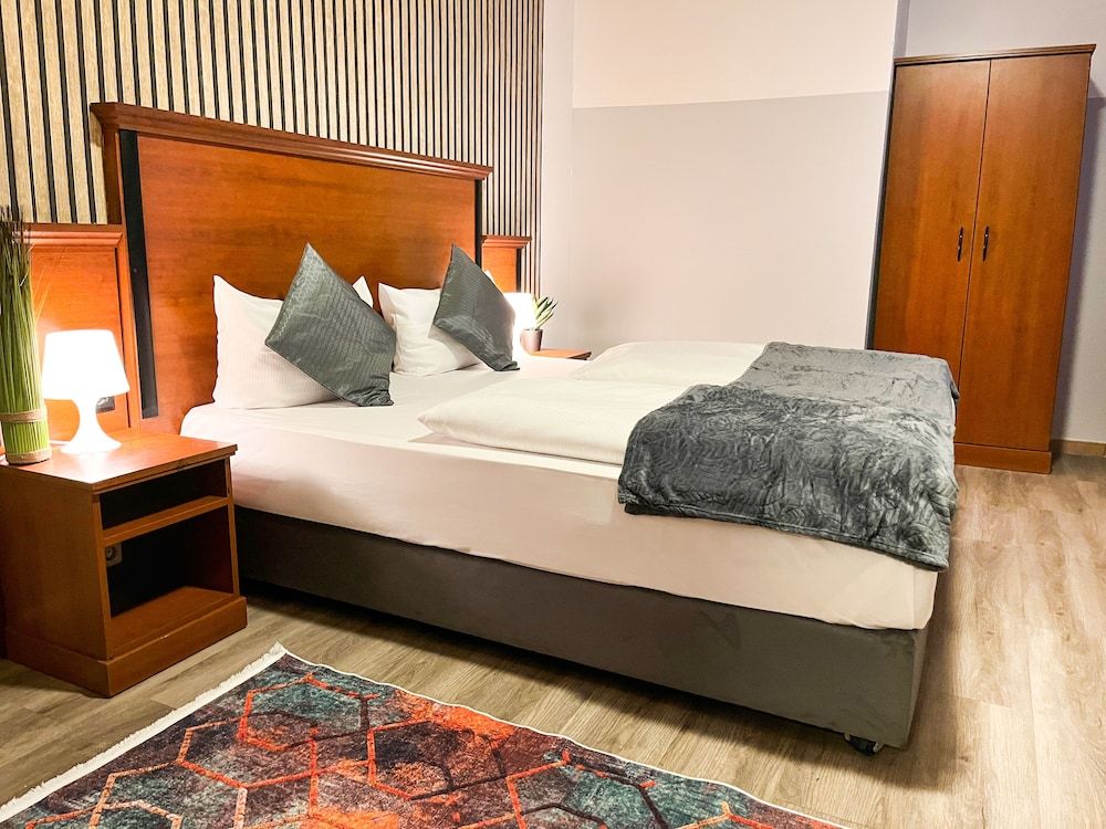 undefined City Hotel West 7