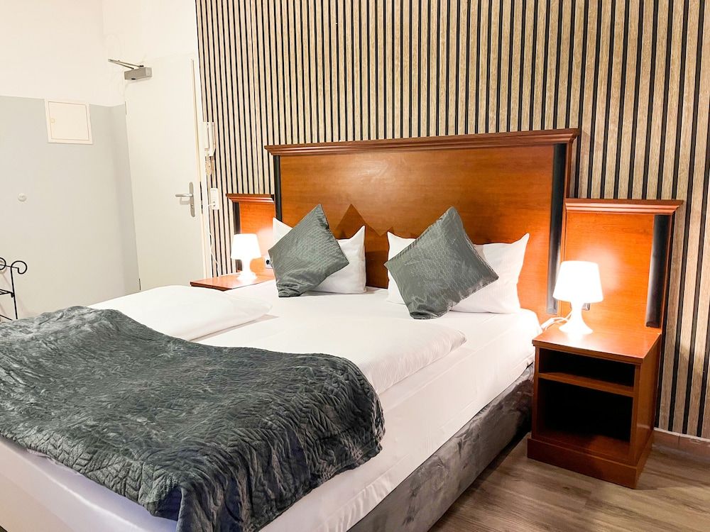 undefined City Hotel West 8