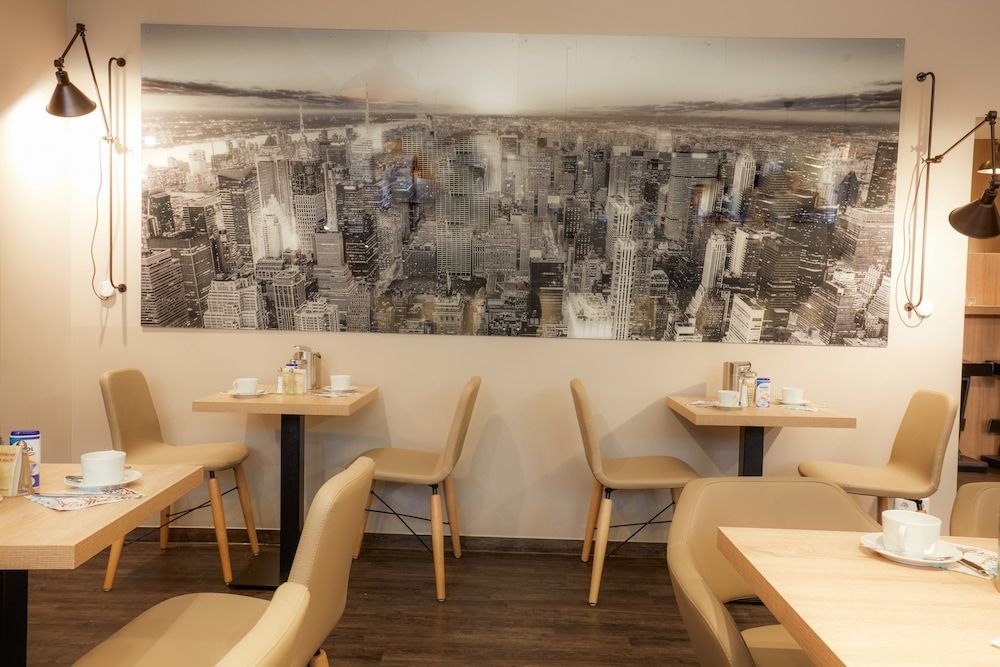 undefined Manhattan Hotel 4