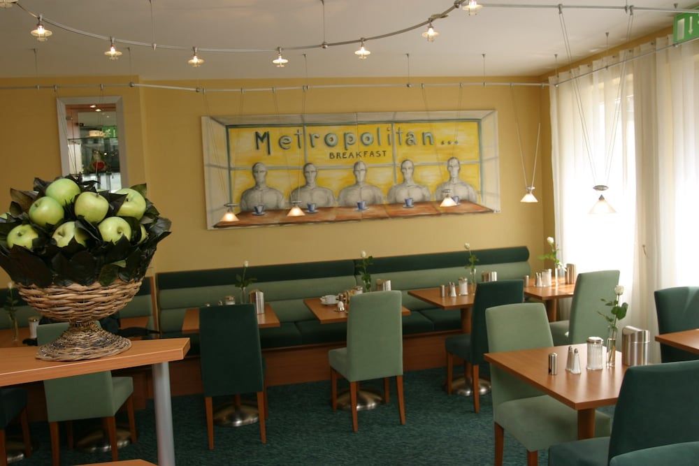 undefined Memphis Hotel 5