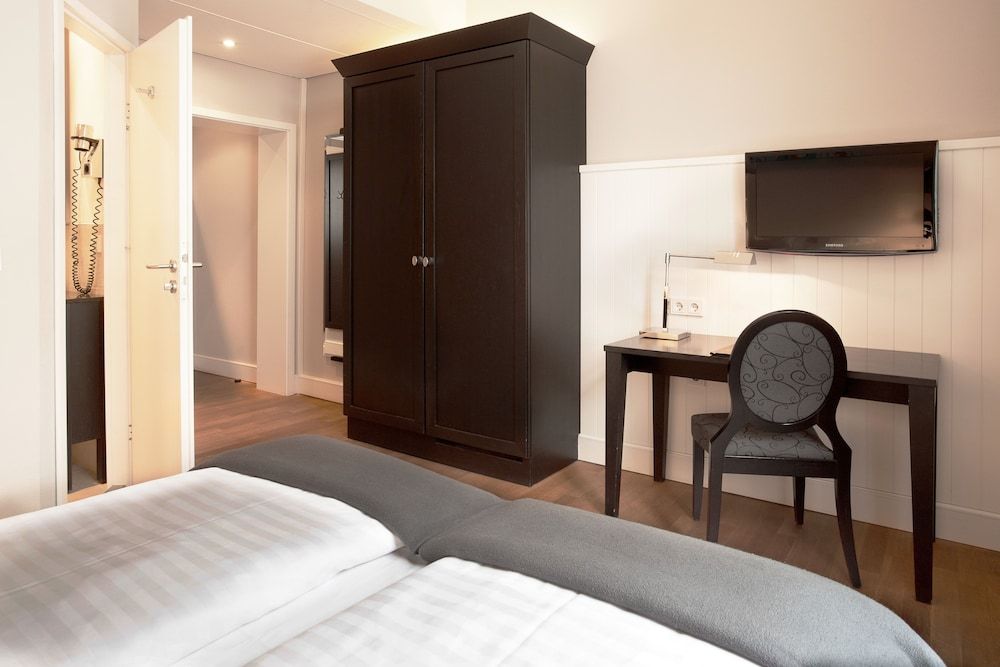 Victoria Hotel Standard Double or Twin Room 6