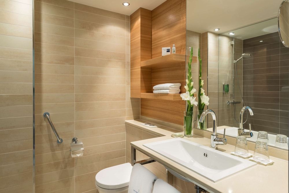 Dorint Thermenhotel Freiburg Classic Double or Twin Room 2