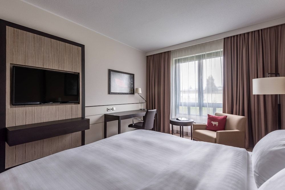 Deluxe Room, 1 Queen Bed, Non Smoking