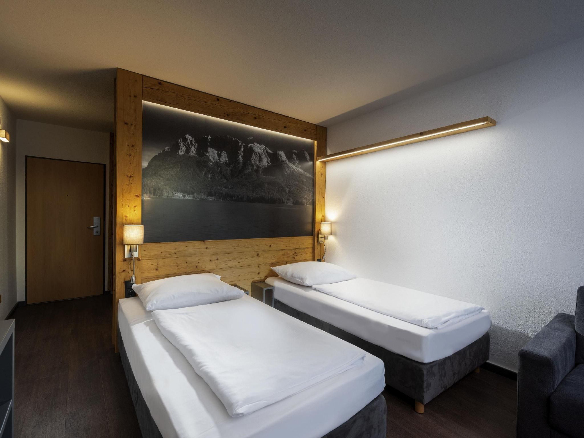 Standard Room with 2 Single Beds
