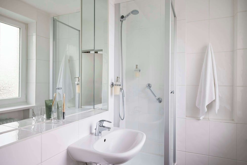 Best Western Raphael Hotel Altona Standard Room, 1 Double Bed 9