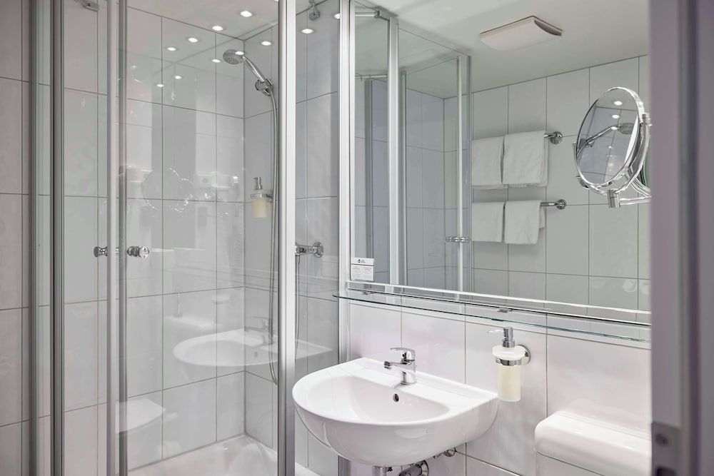 Best Western Raphael Hotel Altona Standard Room, 1 Double Bed 6