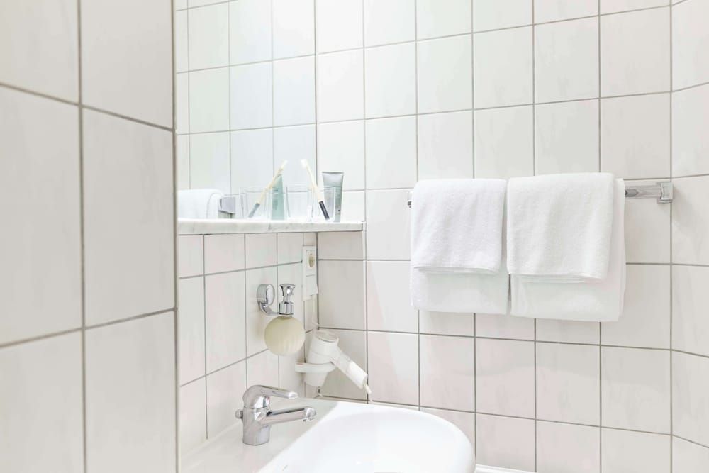 Best Western Raphael Hotel Altona Standard Room, 1 Double Bed 10