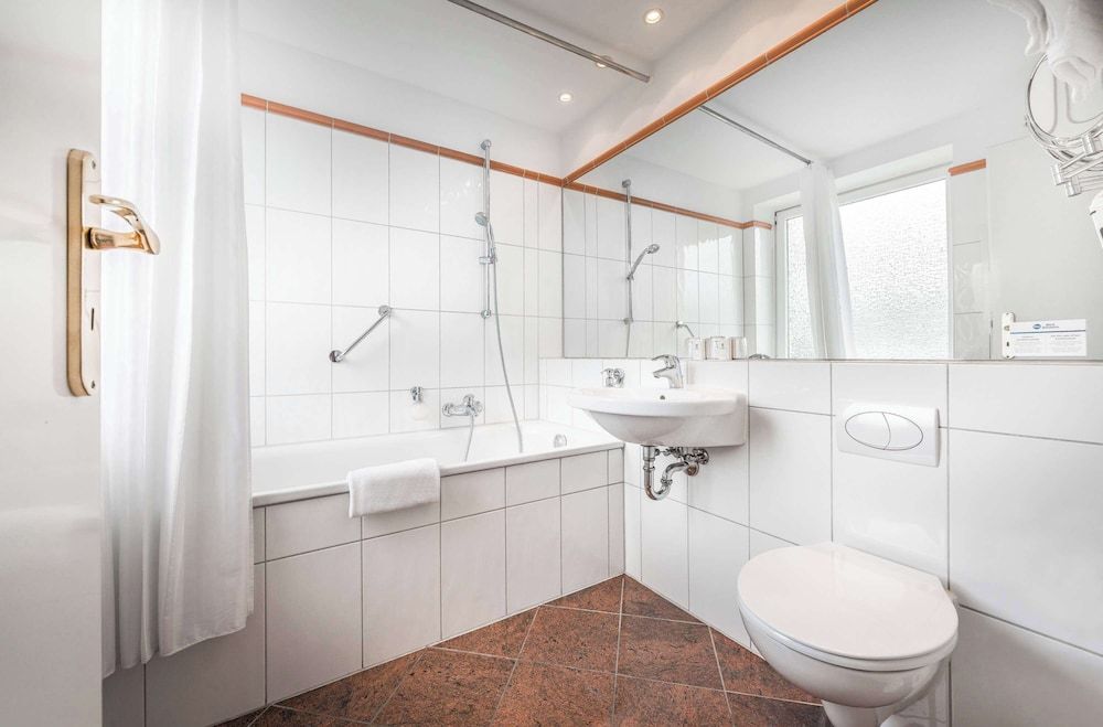 Best Western Raphael Hotel Altona Standard Room, 1 Double Bed 7