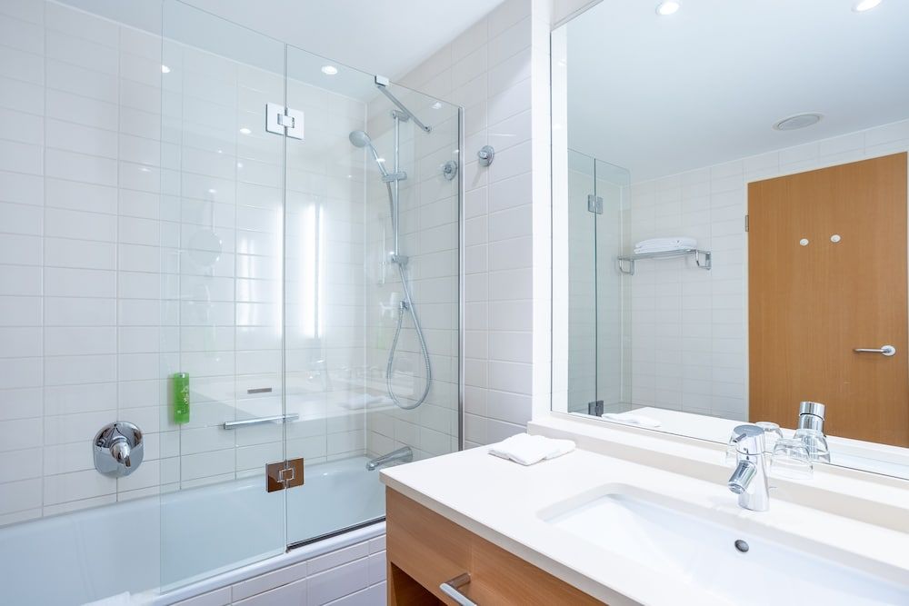 undefined HI Hotel International Hamburg 5