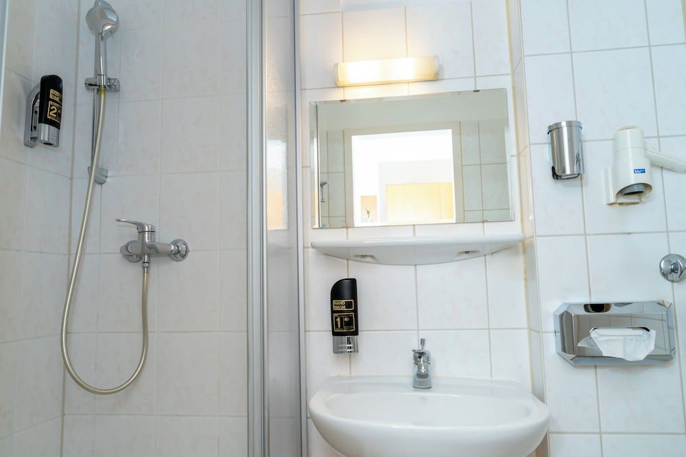 Hotel Lumen am Hauptbahnhof Double Room 11