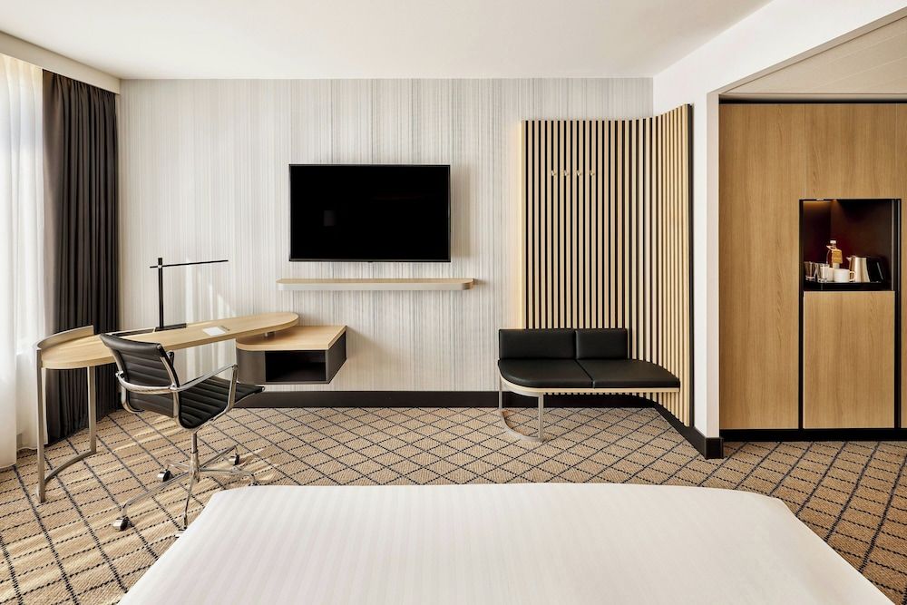 Room, 1 King Bed, Non Smoking, City View