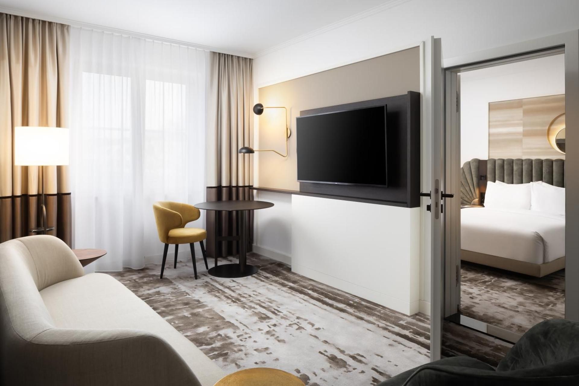 KING ONE BEDROOM SUITE