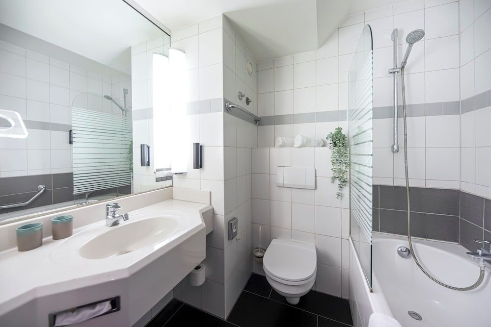 ACHAT Hotel Heppenheim Economy Double Room 8